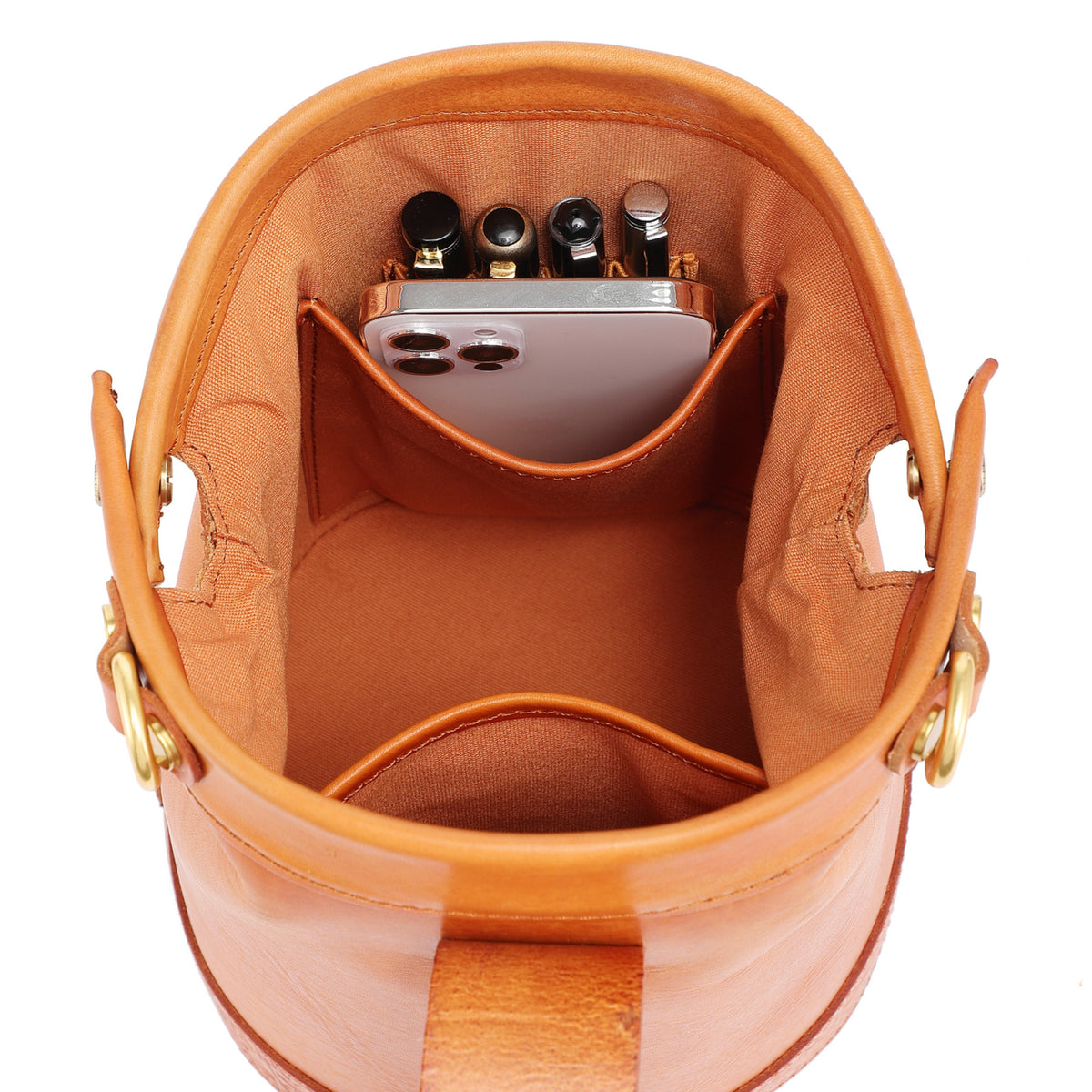 Doctor Bucket Crossbody – Old Trend