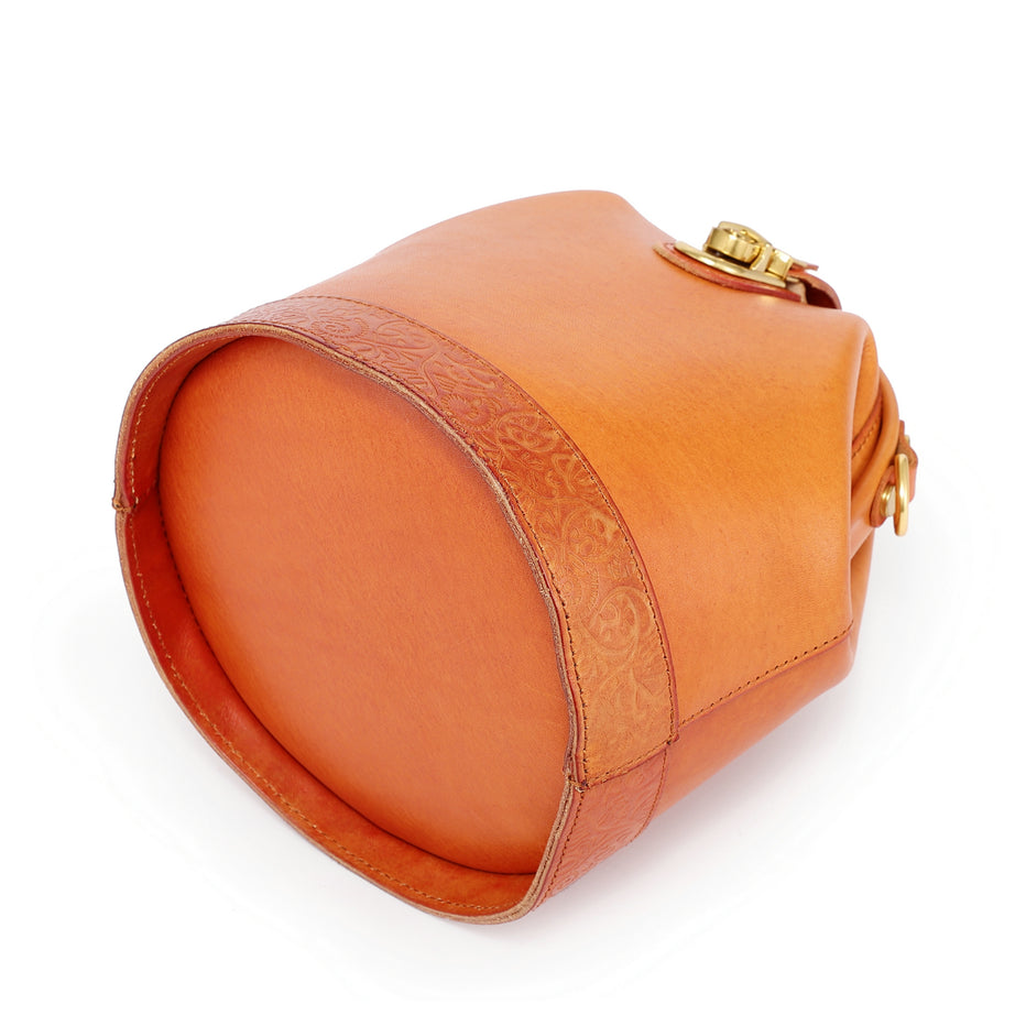 Doctor Bucket Crossbody – Old Trend
